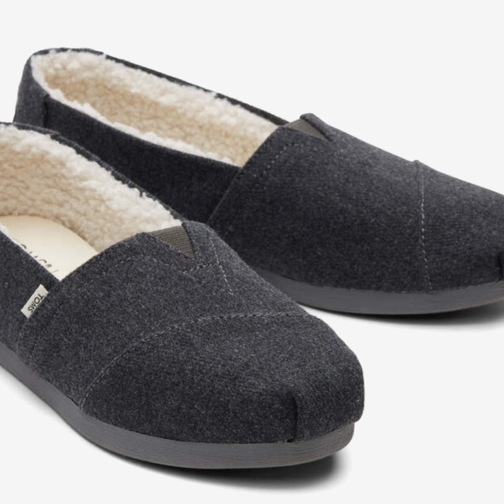 Fleece lined Toms, size 8